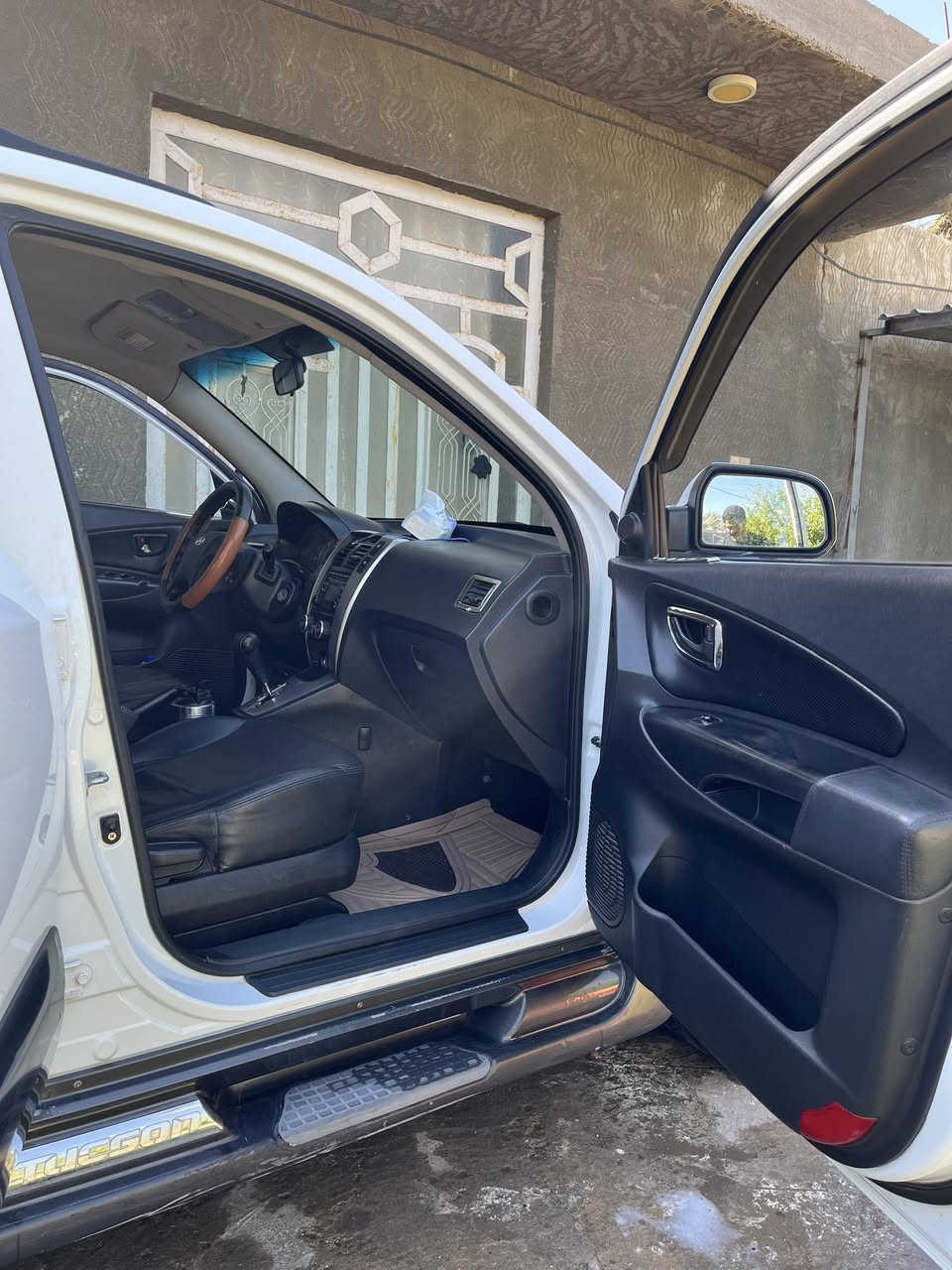 توسان خليجي 2009بيها حادث بسيط السياره خير من الله داخلها انضف من الصوره تخم تاير حداديه كامله تبريد فول للاستفسار اكثر على الرقم اتصال (واتساب) ***********
