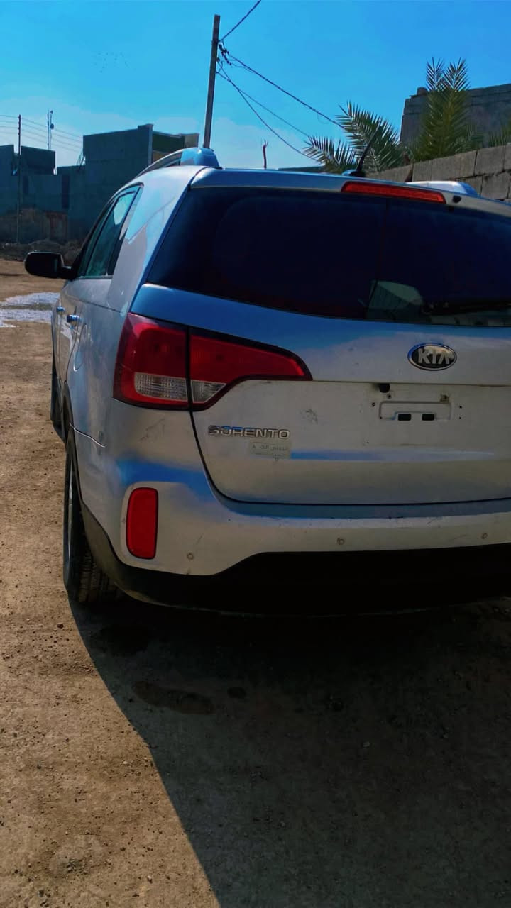 السلام عليكم 
سورنتو موديل ٢٠١٤  أمريكي 

رقم ديالى تحويل سريع 

مكينه ٢٤٠٠        قطعتين تبريد. 

كير مكينه صدر كله مكفول 

تخم تاير جديد 

السياره ضررها من امريكا فقط طخه بسيطه ب الصندوك 

وبعد السياره كفاله عامه اي ضربه مابيها ومودجود سونار 

مكان السياره ديالى بعقوبه الاتصال  
  
رقم  الاتصال ***********

رقم الواتساب *********** 
وخاص ماسنجر موجود
