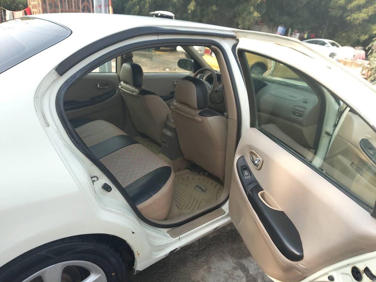 السلام عليكم
نيسان مكزما ٢٠٠٤ 
صبغ حزام بدون حادث 
كير محرك كهربائيات شرط 
حداديه بيه نقوصات 
زوج دبلات خلفيه تعبانه 
طوبات زوج 
شمعات 
فقط هاي النواقص الب بالحداديه 
تبريد منظومه جديده شادها بس ما شحنت غاز 
لان الجو بارد 
رقم بغداد الماني تحويل ثاني يوم 
السعر ٦٨ وبيه مجال 
وعليها غرامه ١٠٠ تنزل من السعر 
العنوان بغداد اليوسفيه 
***********
للمعلومات الدعاميه الخلفيه شديتها
