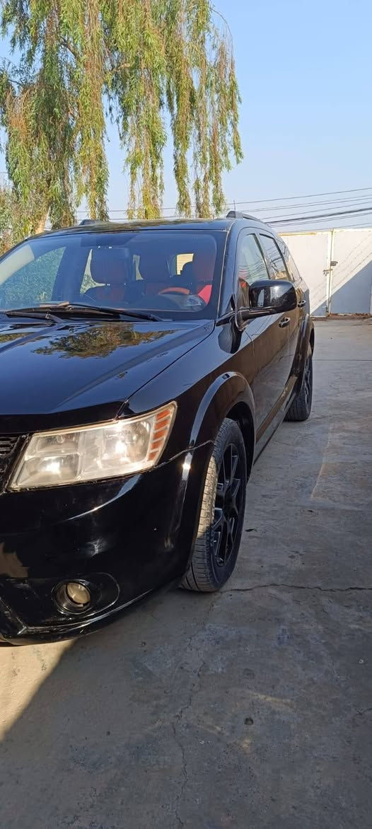 السلام عليكم ورحمة الله وبركاته عدي جورني ٢٠١٤ محرك ٢٤٠٠ قطعة تبريد وحدة سيارة باسمي سنوية تنتهي ب 2026 محرك كير ميكانيك مكفول بيها تبديل ٢ قطعة بنيد وجاملغ مع صبغ باب السايق والباب الخلفي أثر شخط بدون داخل ٧ راكب موقع السيارة بغداد  بجسر ديالى السيارة الاير باك مصلح  مابيها نقص الحمد لله السعر 110 للمعلومات اكثر الإتصال *********** ابو زهراء المهندس
