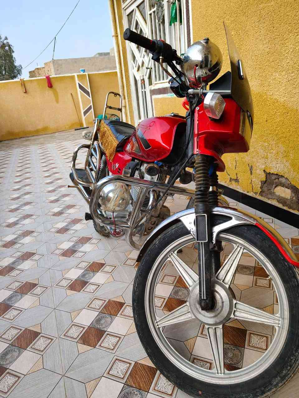 سلام عليكم  اخوان دراجه فيوم
لبيع  رقم واسط دراجه فول نضافه احلا من بصوره كامله مانقص اي اشي  ***********
