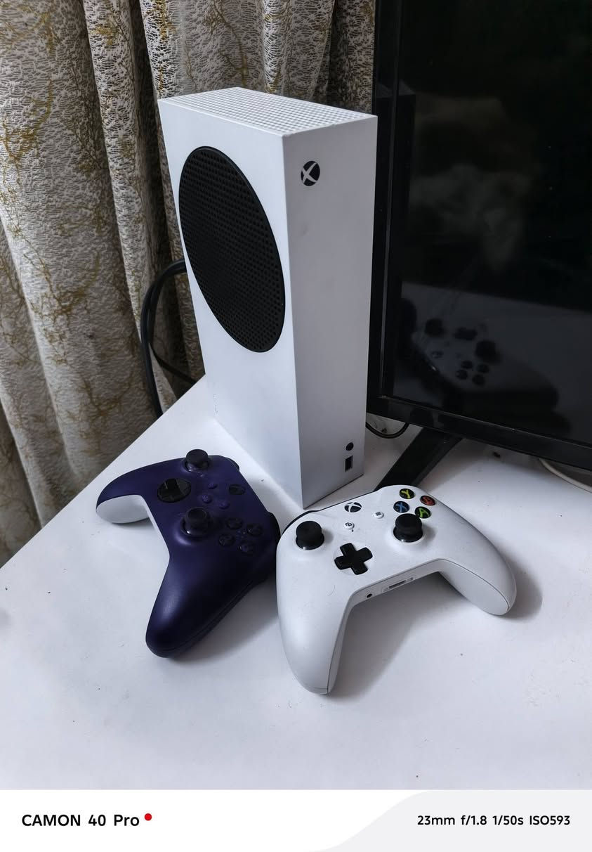 سيريس اس للبيع اشتراك كيم باس بي جوستك اصليه 2 كامل ملحقاته  
***********
