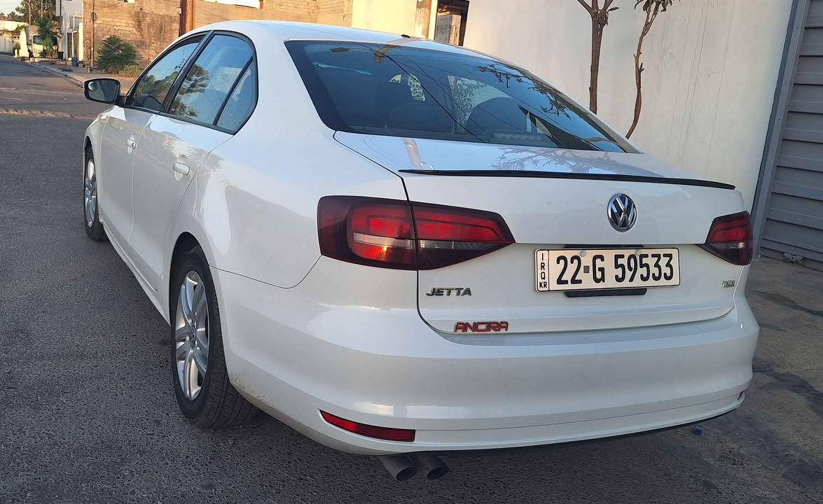 جيتا ٢٠١٨
١٤ توربو 
صبغ بس بونيد بدون دواخل
بدون ايرباك 
سنوية لحد ٢٠٣٠
تايرات جديد 
مكينة و كير بشرط ممفتوح 
سعر ١٣٩ 
*********** كركوك, العراق
