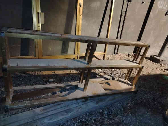 سلام عليكم جام خانه البيع الارتفاع ٢و١٣ والعرض مترين و٦٠ ميز رفوف المنيوم الارتفاع ٩٠والعرض مترين مهيجران قرب حسينيه داود العاشور ***********
