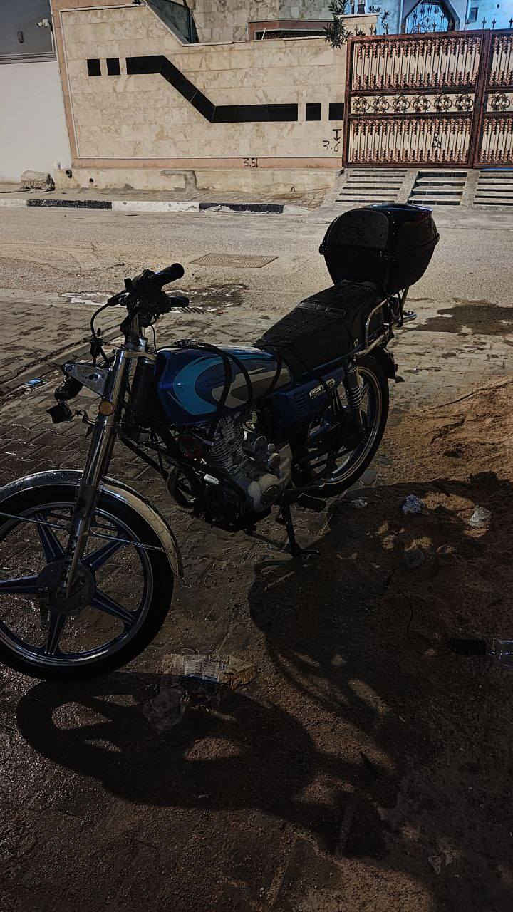 السلام عليكم..الدراجة اوراقها كاملة ..السعر 650 ..مكاني البصرة القديمة ..***********  متواجد اتصال بالإضافة للواتساب
