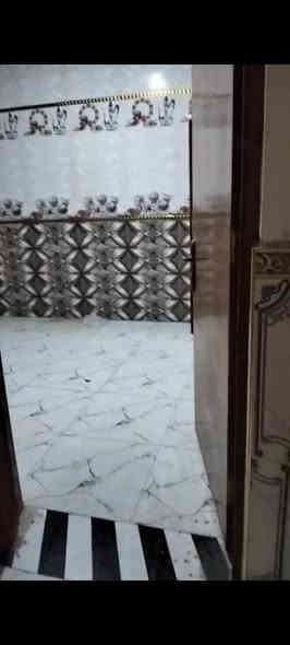 دار سكن للبيع ١٠٠م أمامي طابقين
الأول. طابوك كونكريت غرفه استقبال مطبخ صاله صحيات 
الثاني . غرفه طابوك عكاده وغرفه ثانيه هيكل
الفداء شارع ابو لبنان منطقه سكنيه التبليط بالباب السعر ١٠٥
***********
