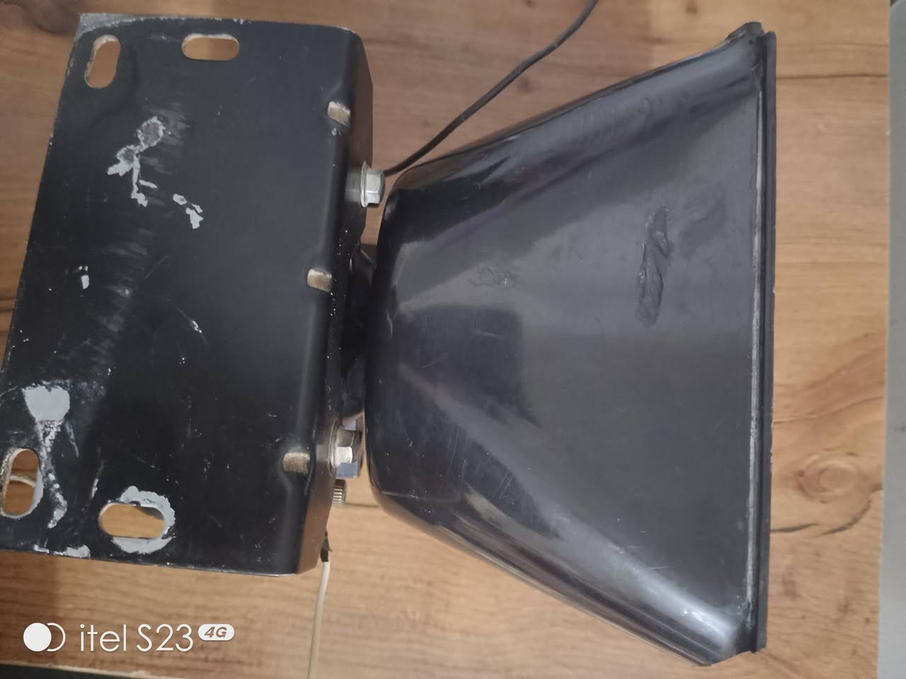 سلام عليكم للبيع سارينه انذار سيارات
السعر قيم بل يرضي الله
 بعقوبه الرقم ***********
