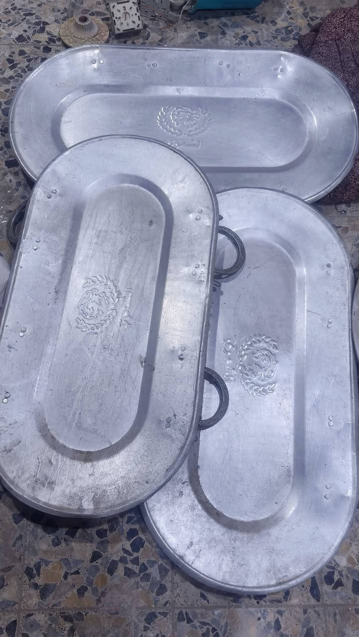 اماعين أم العراوي للبيع تلث ماعين كبار أم العراوي وثنين دائريات كبار كلهن بخمسين رقم ***********
