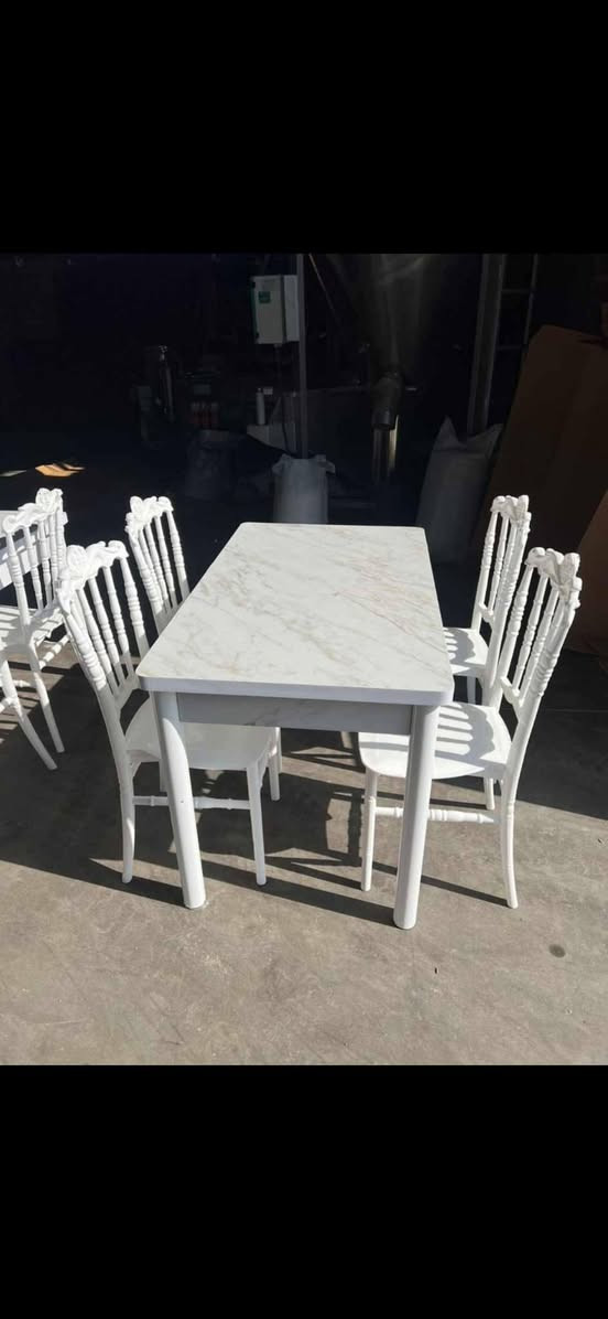 على بركه وصلت بضاعه جديده هذا اليوم معرض حيدر الحجامي للاثاث المنزليه شارع الصيدليات ذي قار قضاء الفجر 🌆 المراسه والا ستفسار واتساب رقم 📱 الهاتف ***********
