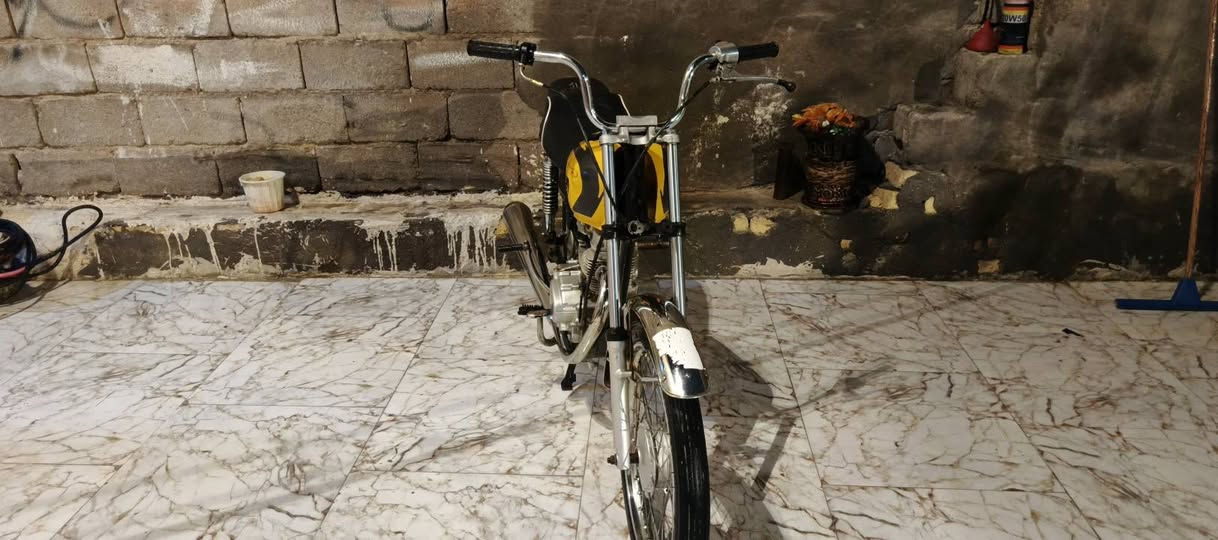 دراجه نامه شلامجه نضيفه  دوات مكفوله من سرقه مكانه البصره البهدريه  سعر 450بيه مجال
رقم الهتف ***********
