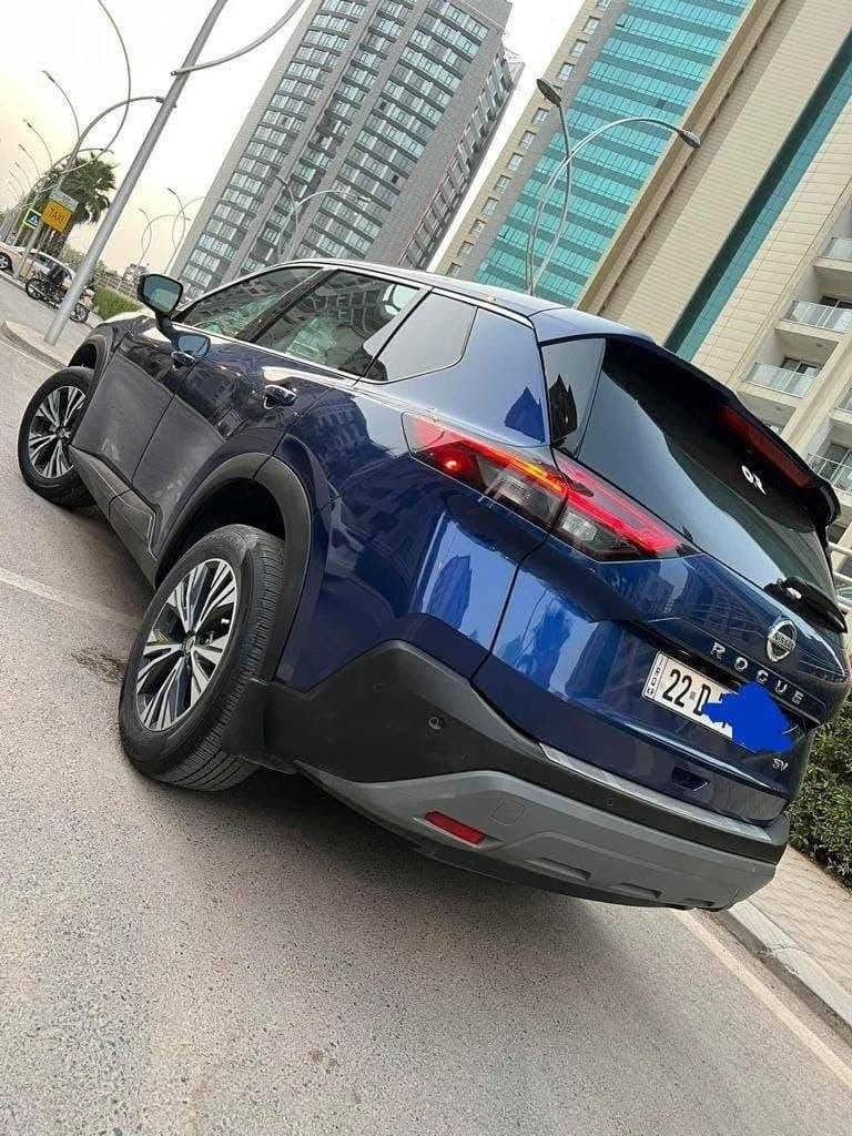 سلام عليكم ورحمه الله 😇🙏... 
نيشان روج شكل جديد محرك مرغوب 2021
.. 
محرك 2.5
4سلندر .. 
ماشي 90mil
.. 
سنوية جديد 
الضرر ربع بونيد ربع جاملغ ربع جاملغ خلفي ايرباگ سيستم 
مكان سيارة كركوك&اربيل 
***********
