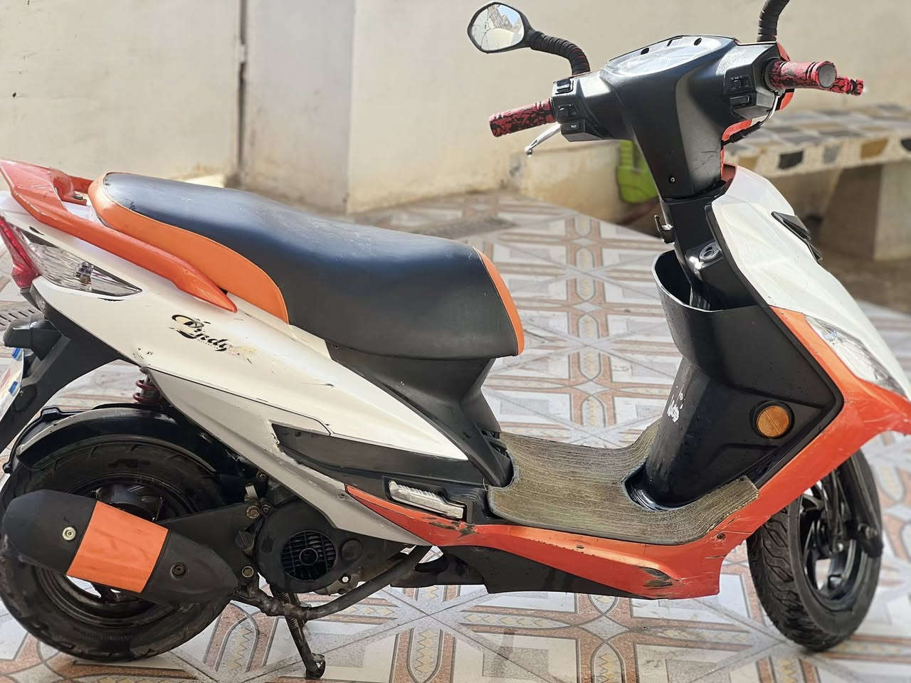 السلام عليكم متوفر هاوجي للبيع مكاني الرمادي ماطور مثل ماموضح بل الصوره محرك كهرباءيات  مسجل وكامل سنويه. ***********
