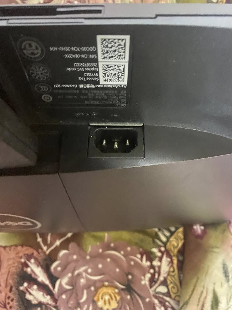 شاشات حجم 19و20
منفذ دسبلي بورت
حجم 19 ب25
حجم 20 30 الف
توصيل موجود
***********
