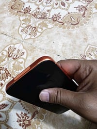 آيفون ١٧ برو ماكس • ٥١٢ • شاشة خطين