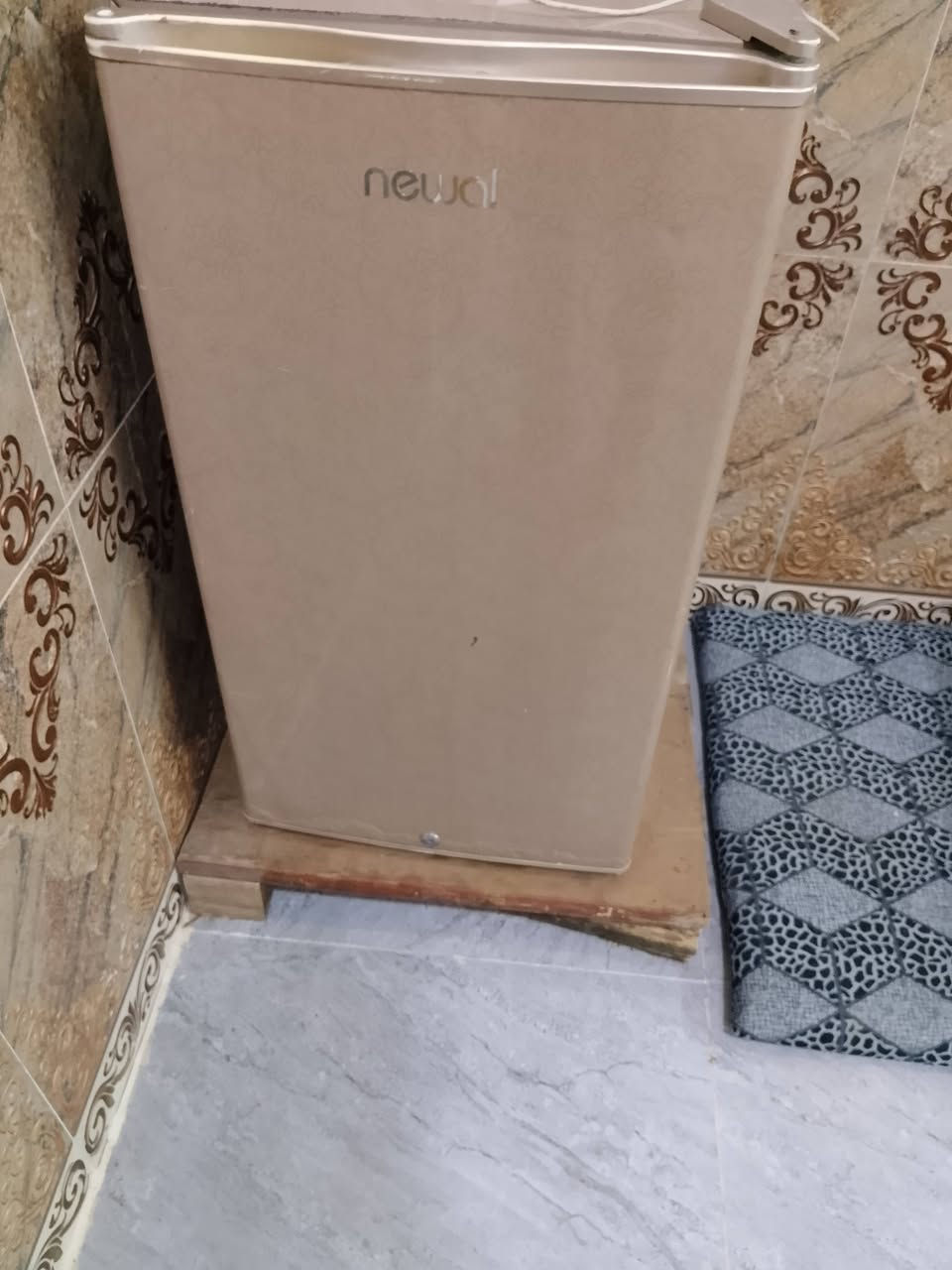 ثلاجه عل فحص صغيره مال غرفه السعر 75 وبي مجال الشهداء قرب السد شارع المضيف الاتصال ***********///
