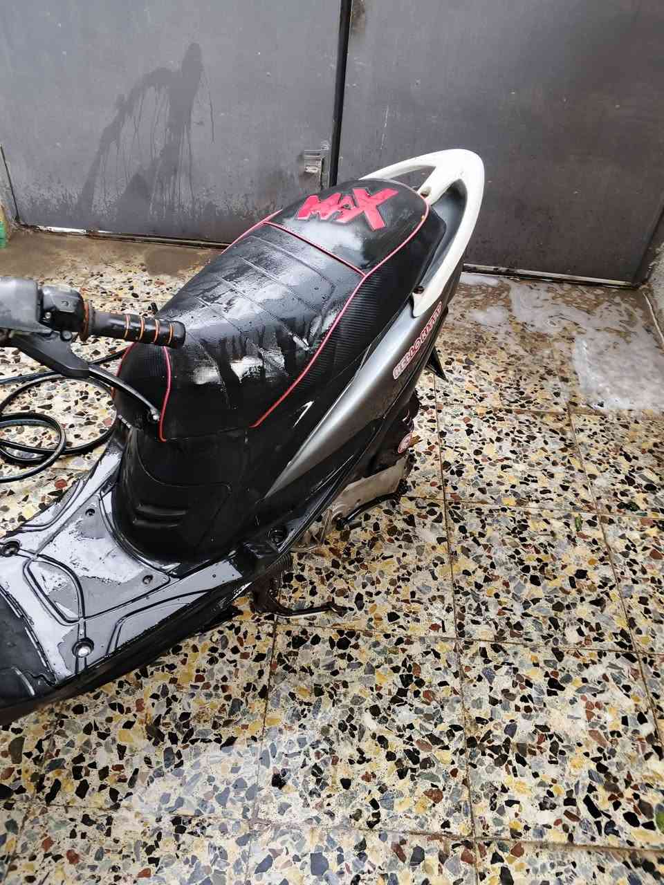 سلام عليكم للبيع ماكس عدله ٥٥ مفتوحه مره وحده  شلعه ومعدل نواقصها بصيطه سعرها ٤٥٠ وبيها مجال رقمي ***********
