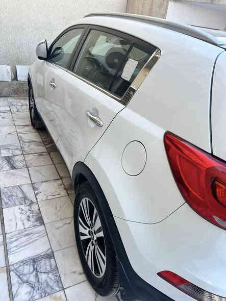 كيا سبورتج 2016 خليجي رقم بغداد بأسمي ماشيه 100مكفوله كفاله عامه من الصبغ والضربه والتبديل محرك  2000 دوش  بانوراما كامره خلفيه حساس  امامي وحساس وخلفي كشنات جلد تخم تاير كوري ادامه كامله لمنظومة البنزين اصلي شركة سيارة مال جناي برغي مانقاصها  السعر 170
مكان السياره بغداد 
***********
