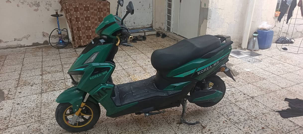 ماطور شحن نضيف بس شويه كسر بس بي باتريات بس اشتريت جددد هم بس ما مشكلهم سعره 700 وبي مجال *********** واتساب بي
