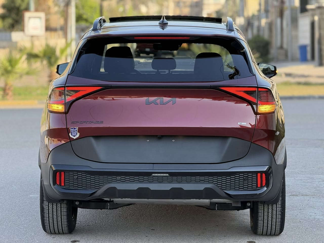 كيا سبورتج وارد أمريكي موديل 2025 محرك 2500GDI ماشيه 2000زيرو بعده دخول جديد حادثه مفتوحات لايتات وجاملغ ودعاميه مبدله أمريكي اصليه نفس ألوان سياره كله قطره صبغ مابيه جاملغ الي مفتوح بي رصعه غزيره وداكه بارد بي ديار يعني سياره كله راجعه عله وضع شركه وبديه بعد احله من صور موصفات بلاك توب علايم سود بلادي بصمه بنرامه كرسي كهرباء شاحن وأير ليس جنطه كهرباء تشغيل عن بعد شاشه متصله ايباد رادارات امامي وخلفي وبل مري اشاير بل مري كراسي خزن قطعتين تبريد كراسي تدفى فور ريل 4X4  للتصال *********** ملاحضه سياره بدون رقم مكاني بغداد
