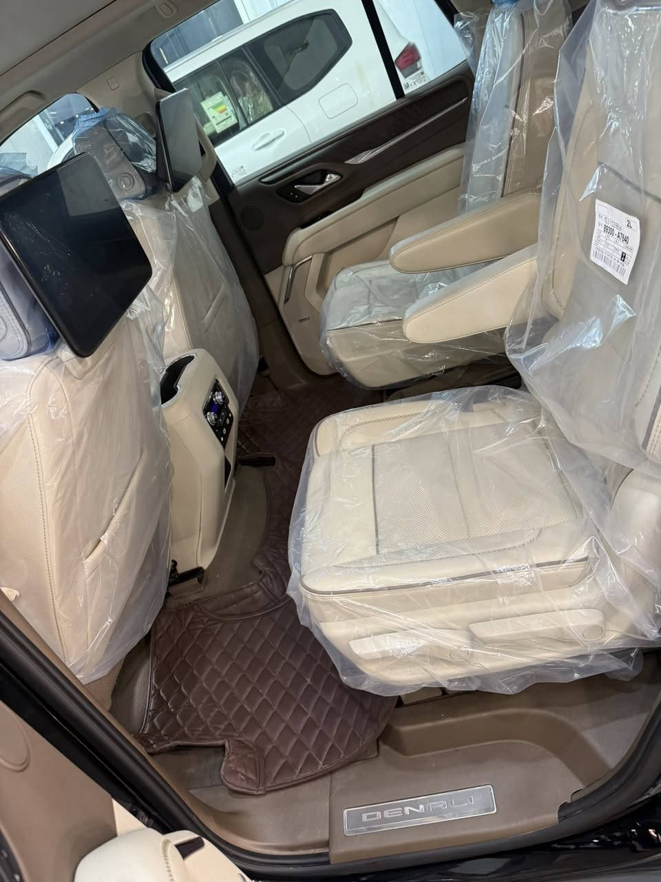 GMC Denali جي ام سي دنلي 2023
خليجي
وكالة المنصور
كفالة عامة ، مغلفة ppf ابو 3000$
ماشية ٣٥ الف صيانة وتبديل دهن كله بلشركة
مكان السيارة بغداد 
السعر 552$ وبي مجال للشراي
***********
