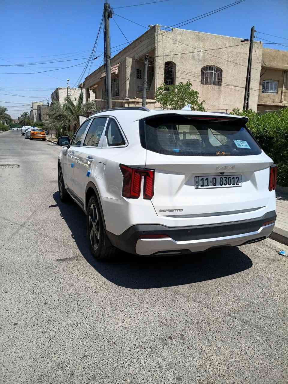 السلام عليكم/ سيارة للبيع سورنتو خليجي  رقم بغداد موديل ٢٠٢٤ ابأسمي ٦ سلندر فول مواصفات بانوراما وبصمة وكراسي كهرباء وجنطة كهرباء ومري شفط وحساسات وتشغيل عن بعد وكامرة وباقي المواصفات وبالنسبة للتفاصيل السيارة بيهة بارد موضح السونار بالمنشور كل التفاصيل مكاني بغداد والسعر (٢٨٣) وبيهة مجال بسيط للاتصال ***********
