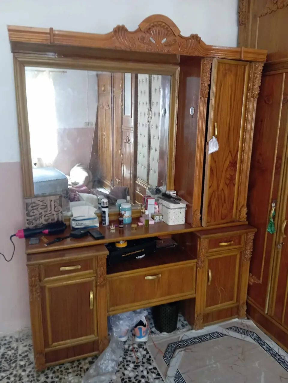 غرفة تزكام نظيفة جداً 
السعر 650 ألف وبيها مجال للشراي 
حله السياحي


**إذا كنت صاحب هذا الإعلان وتريد حذفه لأي سبب، رجاءا أرسل رسالة إلى الدعم الفني**