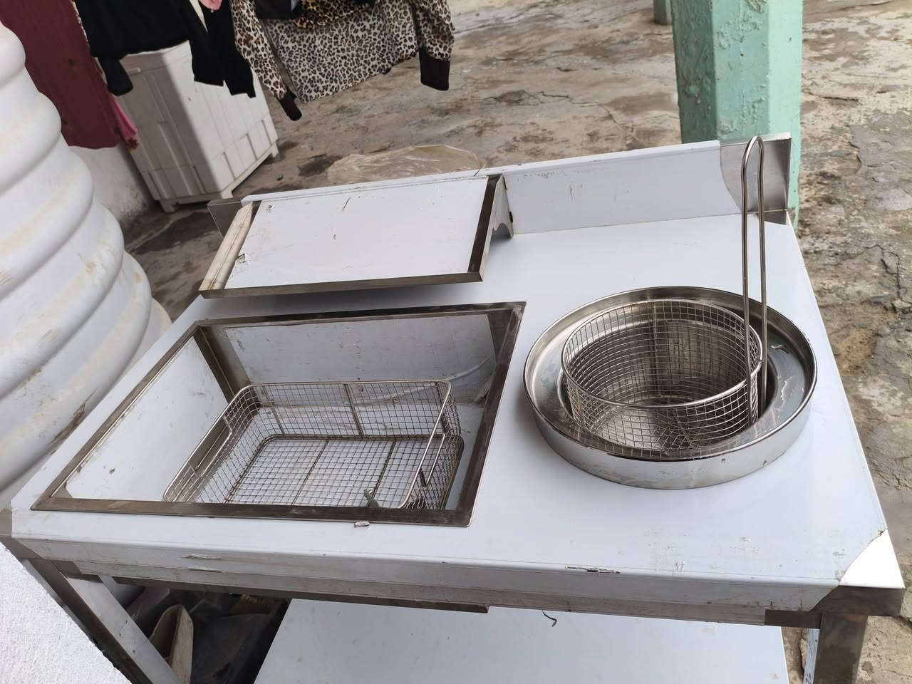 ميز. قلي فنكر او فلافل اي شي جديد غير مستخدم
تواصل *********** البصره
