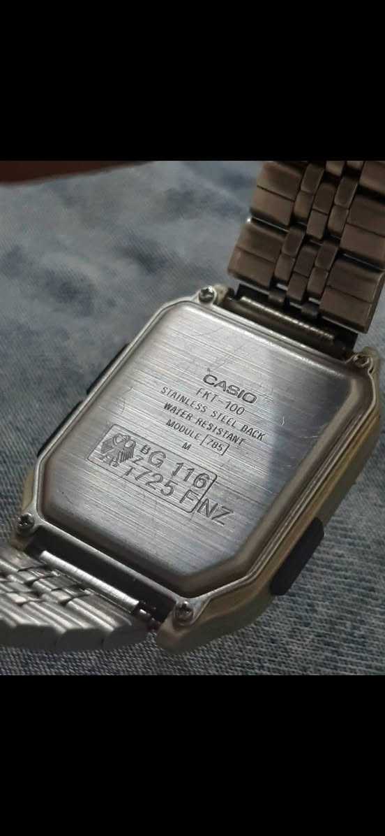 تحية طيبة
#Casio_Data_Bank_30_FkT_100_modul785_Vintage .
#كاسيو
داتا بنك انتاج اليابان القديم الثمانينات 
. وهي من اوائل ساعات الكاسيو التي تدعم خاصية التحكم عبر الراديو 
(Radio Control)
لضبط الوقت بدقة عالية وتتضمن وظيفة
بنك البيانات لتخزين الأرقام والملاحظات .
إضافة لمنبه وقت 
جرس للتنبيه
النظافة ممتازة وتعمل بكفاءة عالية بكل وظائفها  .
#السعر٥٠ الف على أول تم  .


**إذا كنت صاحب هذا الإعلان وتريد حذفه لأي سبب، رجاءا أرسل رسالة إلى الدعم الفني**