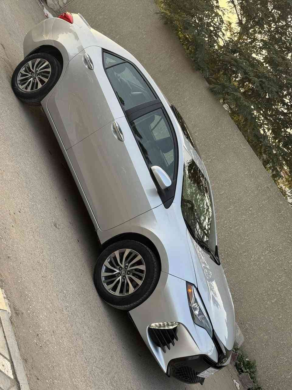 للبيع كورلا ٢٠١٨ xle فول مواصفات١/١  رقم بغداد بأسمي:
فتحة
شاشة جبيرة + كامرا دوارة
كشنات جلد كهرباء
بصمة
تدفئة كشنات
لايتات زنون led 
نظام eco
محرك ١٨٠٠
وباقي المواصفات المعروفة والسيارة حادثهة امامي ٣ قطع صبغ وبيهة بارد بالباب الخلفي ايرباك طاك ومصلح وماشية ١٠٠ الف وصور الحادث موجودة عندي عالخاص والسيارة جاهزة ومابيهة نقص والسعر 132$ للاستفسار ***********
