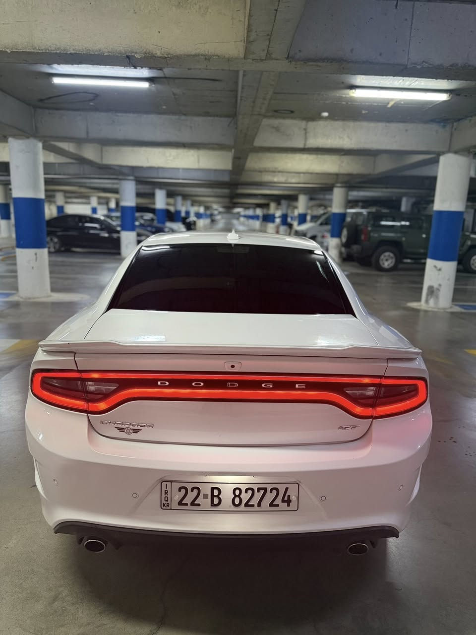 جارجر  جيتي GT  موديل 2021 (  الخليجي الشريكه الهرلم )
() السيد الوان البيض المميز 
 فول مواصفات GT 
الدخل الحمر البيلادي
(اقره المنشور قبل ماتخابرني و بيك خير وتدلل))
(السياره بيها فقد بنيت البدون الدخل بشرط الفحص ) 
سياره جديده اي نقص ما بيهه ابد 📍❤️
(سيارة  ماشية ٧٦الف )
سياره جديده بمعنى الكلمه
رقم  اربيل الجديد كلشي جديد
المحرك : V6.  3.6L .
المواصفات :
* جناح خلفي بلادي
* ويل قياس 20 انچ  بلادي تخم تاير جديد
* ستيرن رياضي . 
مقاعد رياضية جلد   حضن
* كشافات الضباب زنون . 
* المصابيح الأمامية مع LED . 
* حساسات . 
* شاشه كبيرة مع نظام ملاحة نفكيشن GPS .
* الشاشة مع اوپشنات SRT . 
* سستم صوت الپاين .
* مقاعد أمامية كهربائية عدد 1 
* تشغيل عن بعد . 
* محدد سرعة . 
* تلفون بلوتوث . 
* كاميرا خلفية .
* مرايا متحسسة للاضاءة العالية .
* كير شفتر بالستيرن . 
* دخول ذكي (بصمة) .

السعر238📥

مكان السيارة اربيل 
***********

للاستفسار رقم صاحب السيارة***********
وتساب كورك
