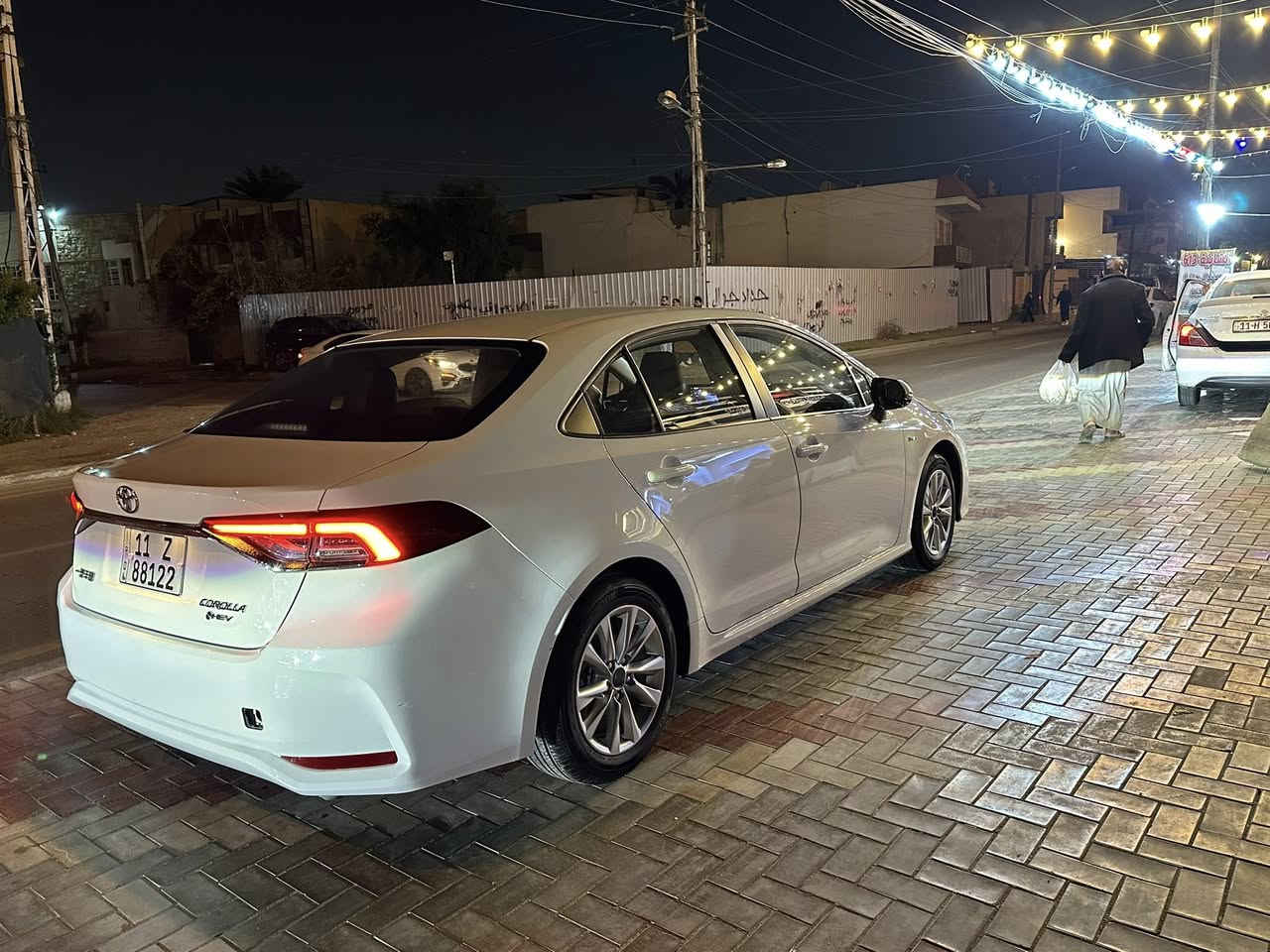 السلام عليكم
كورلا 2024 

الشكل الخليجي

هايبرد محرك 1800 

فول موصفات عدا الكرسي مو كهرباء

بصمه ودخول ذكي 
فتحه سقف
جلد اصلي 
ستيرن جلد
تبريد قطعتين
لايت لد زنون وبك لايت لد
هندبريك كهرباء
اوتو هولد
تحديد مسار ومانع تصادم 

السياره ماشيه 17 الف مكفوله 

السياره رقمه حلو مميز

السياره كباته بعده ممشدوده الكاعيته ممفتوحات 

مكان السياره بغداد المنصور

السعر 15500$

***********
