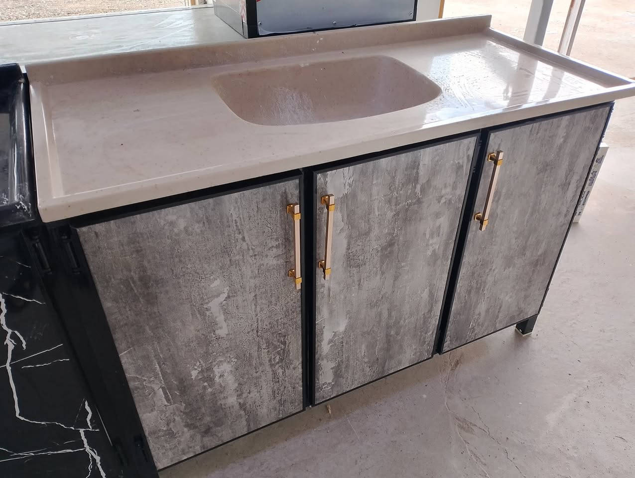 #زبائننا الكرام تم وصول تشكيلة جديدة من الكاونترات شغل درجة وموديلات حديثة أولى كافة الأحجام و سنكات فصلات خاصة متوفر كافة الأحجام وايضا متوفر جزامات المنيوم ثقيل وكافة الموديلات الحديثة لدى معرض الأمير للاثاث المنزلي   💎

ومتوفر تفصال حسب الطلب 

الموقع بالقرب من مفرق الشورة الشارع العام 

ارسال رساله الى الصفحة 📥 🤳🏻
او الاتصال على رقم الهاتف هو المراسلة 
***********
‏‪***********
***********

لسنا الوحيدين ولكننا الأفضل
