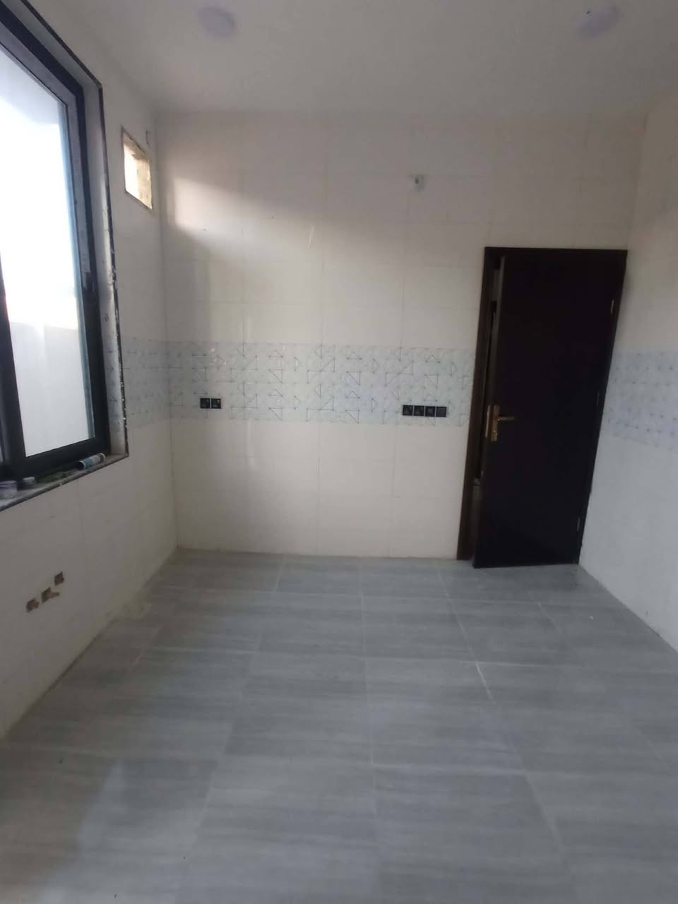 اللــــهــم صــل عــــلـــــى مـحــــمـــد وال مـحــــمـــد 
دار للــــبـــيــــع الــــمــــســـاحــــه100م واجــــه10نـــزال10ركـــن 

                    عـــــلى شــــارعـــيــــن شـــــوارع10م 
        
                        طــــابـو زراعـــي سـنـــد25

                   طابــــقــــيـــن 3غـــــــرف نــــــوم 

حـــــديـــــــث 2026                     اســــتـــلام مـــبـــــاشـــر

                           الـطابـــق الاول 

غــرفــه نــــوم وكــــلــــــدور وســــتـــــقـــــــبـــــال ومـــطبـــخ ومـــــجـــمــــع صــــحيـــات داخـــل وخـــارج 

                         الــــطابـــق الـثـــانــــي 

غــرفــــــتـــيــن  نـــــوم وكــلـدور ومــــجــــمــــــــع صـــحيـــــات 

                            عـــــنــــــوان 

حــــلــــه مـــــحيـــــزم 4  شــــارع شــــريـــــفــه الـجــديــــد

مـــقــابـــل المـــلعــــب الخــمــاســـي 

           اتــــرك تـــعـــلــــيق ويـــــتـم الــرد خــــاص او

للاســـــتــــفـــسار مـــــــــكتـــب الـــــربـــيعـــي للعــــــقــــار ولمــــــقــــاولات الـعــامـــــه شـــــارع 100قــــرب جـــــــســــر المــشـــات او اتــــــــصال ***********

                             مـــــلاحــــــضـــه 

لــــمـــن يــــــرغــب بــــــعـــــرض عــــقـــــار طابـــــو صــــرف او طابــــــو زراعـــي للاجـــار او للـــبــــيـــع مـــــراســـلت الـــــصـــفــــحـــه او اتــــــــصال 
***********
