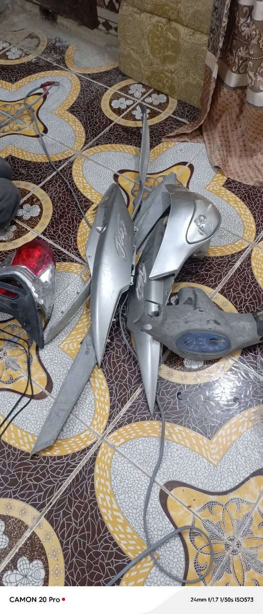 دراجه ماكس قشمه ما مفتوحه اغراضها كلها كامله للبيع مكاني بصره قبائل مدينه سعر 675 وبيها مجال***********
