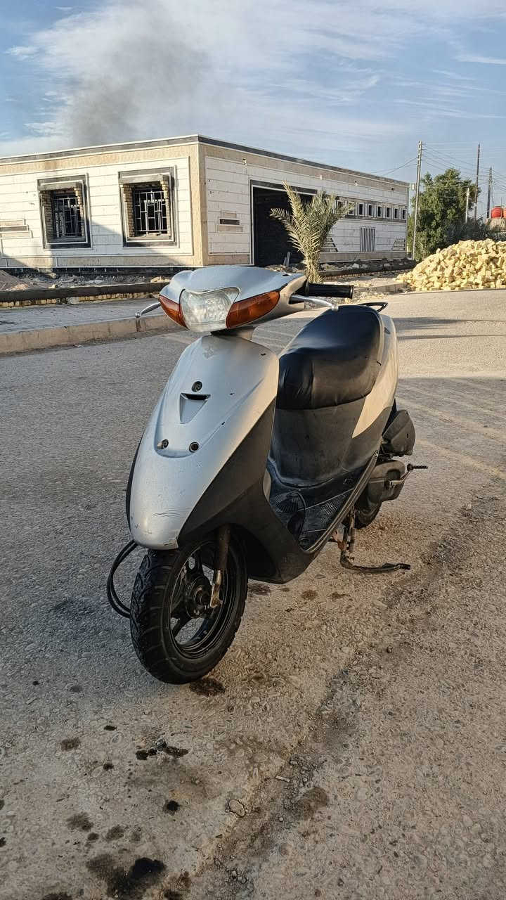 سلام عليكم دراجه ساسوكي رياضي للبيع دراجه حلوه ونضيفه لايت شغال نكره سلف دراجه خير من م الله ابدل كابريتهه اصليهه ولصليهه مالتهه موجوده واني خادم مكاني ميسان المجر الكبير اتصل وتدللل ***********
