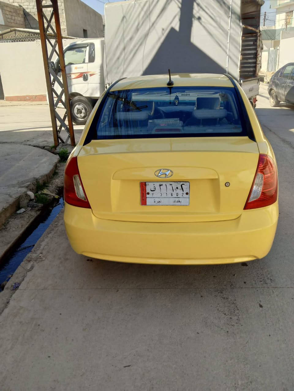 السلام عليكم عندي اكسنت موديل 2011 امريكي
ضررها طخه بجاملغ الخلفي 
صبغه جديده ليموني
تبريد ثلج ❄️ تدفئه
وايرمنيه كلو شغال 
كابون مامسجل شرط 
داخل سيارة جديد لوك
تايرات طخم نضاف 
طخم حداديه جديده 
شرط الوكاله وتحويل
غرامات + هيئه مصفرة
السعر 95 وبي مجال بسيط 
التواصل على الرقم 
***********
