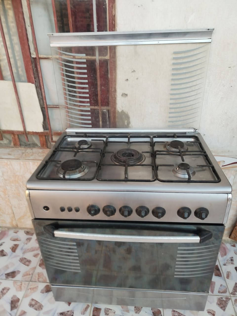 للبيع كلمن وسعره متواجد وات ساب ***********
