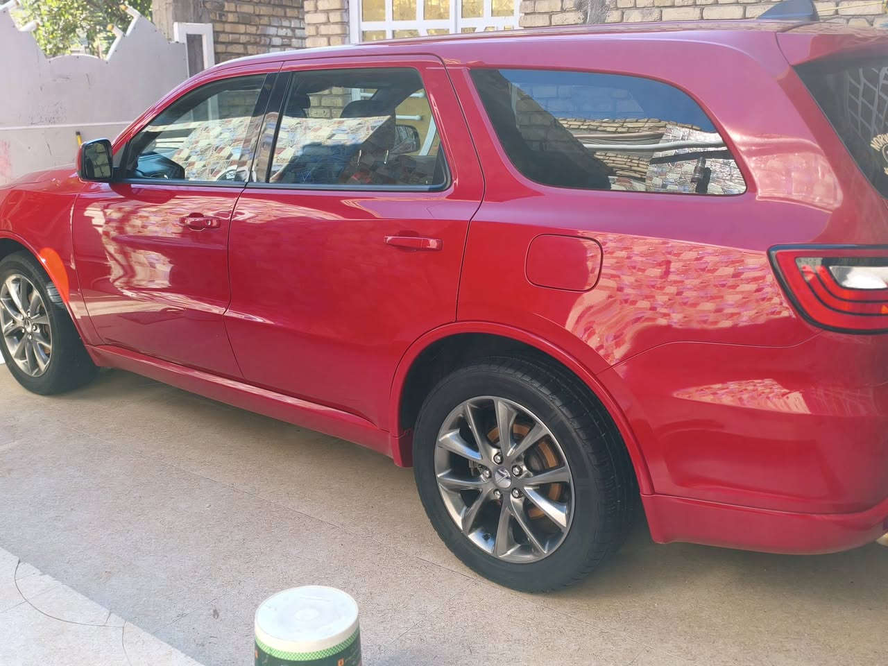 السلام عليكم 🚨دورنكو 

موديل:2023– اللون: ماروني مميز

المحرك: 3600– وارد كندي

🔹 الحالة: 

السيارة نظيفة جدًا وبدون أي نقص.

💎 المواصفات:

تشغيل بصمة + بصمة أبواب

كشنات جلد

شفتات

شاشة كبيرة مع نظام ملاحة وخرائط

وضعيات قيادة (Eco / Sport)

تبريد 3 مناطق

تشغيل عن بعد

دفع رباعي (4x4)

حساسات خلفية + مانع انزل

📍

📞 للتواصل: ***********

السعر راسلني واتساب كارفاكس وتقرر وكل تفاصيل واتساب
