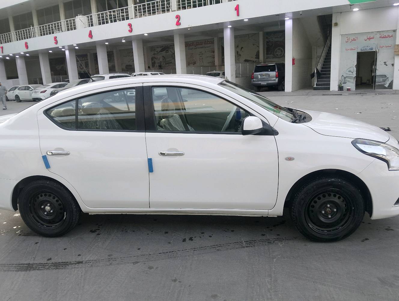 سني    
ماشيه 21 البصره القبله بيه بس رصعات فقد مكفوله 
2023