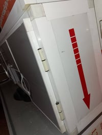 كاونتر جديد ونظيف ما مستعمل فقط اخذتا للتخزين متر ونص مرمر ثقيل للبيع ...