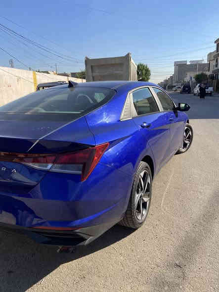 سلام عليكم للبيع هونداي النترا وارد امريكي  موديل 2023 
موصفات 
سبورت 3 انضمة    ماشية 47ميل 
هند بريك كهربائي ⚡️ 
شاشة دجتل متصلة 
شحن واير ليس 
صندوق ذكي         السيارة بأسمي رقم بغداد 
بصمة 
كشنات تدفئة 
صور الحادث مرفق مع المنشور 
حادثهة جدا بسيط مينحجي بي صورة الحادث موجودة وشوف بعينك 
مكاني بغداد الدورة 
السعر ($164) 
  *********** الشراي يتصل فقط
