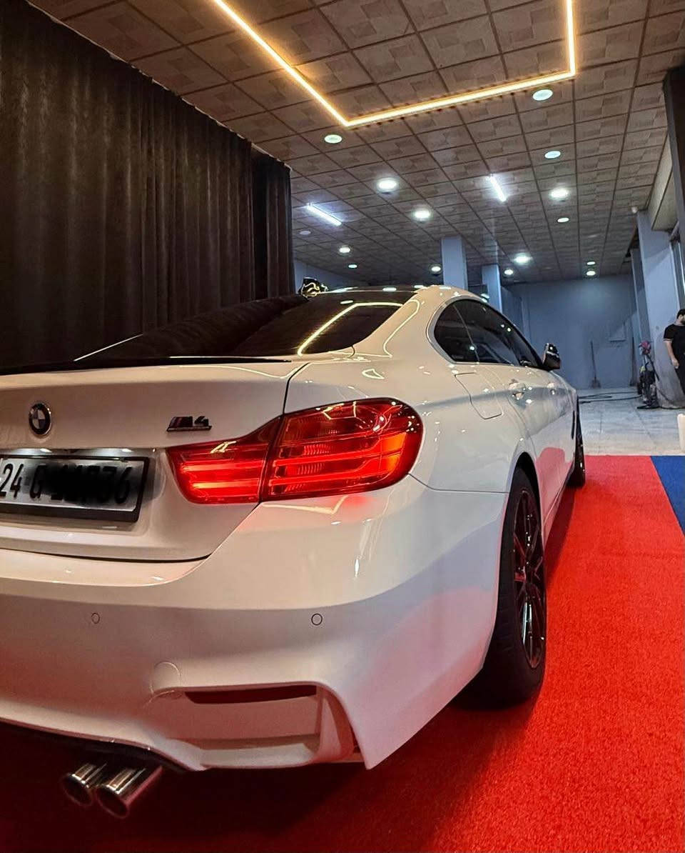 سلام عليكم 
للبيع او مراوس حسب القناعة
BMW 430 XDraiv ☠️🚀kit M 2017
75000 mi
4cylinder twin power turbo
السيارة وارد امريكي فول مواصفات ١/١ فتحة سقف كشانت جلد و تدفئة وبصمات و صندوق شفط
4 وظعيات قيادة ايكو و نورمال و سبورت و سبورت بلاس 
شاش كبير 
ماوس كبير
 وحساسات و كامرة و تحديد سرعة و تحديد مسار داخل بيج تبريد قطتين 
وبعد هواية مواصفات
تخم ويل جديد M 
تخم تاير جديد 
سرفس عام جديد 
بيهة قطعتين صبغ جاملغ سكن و بنيد بدون دواخل 
ملاحظة المحرك B46 المعروف بالقوة مو N20
قير و مكينة و حدادية و كهربائيات كلشي بشرط بشرط 
السعر $216 ورقة و بيهة مجال 
عنواني دهوك
***********
*********** السليمانية, العراق
