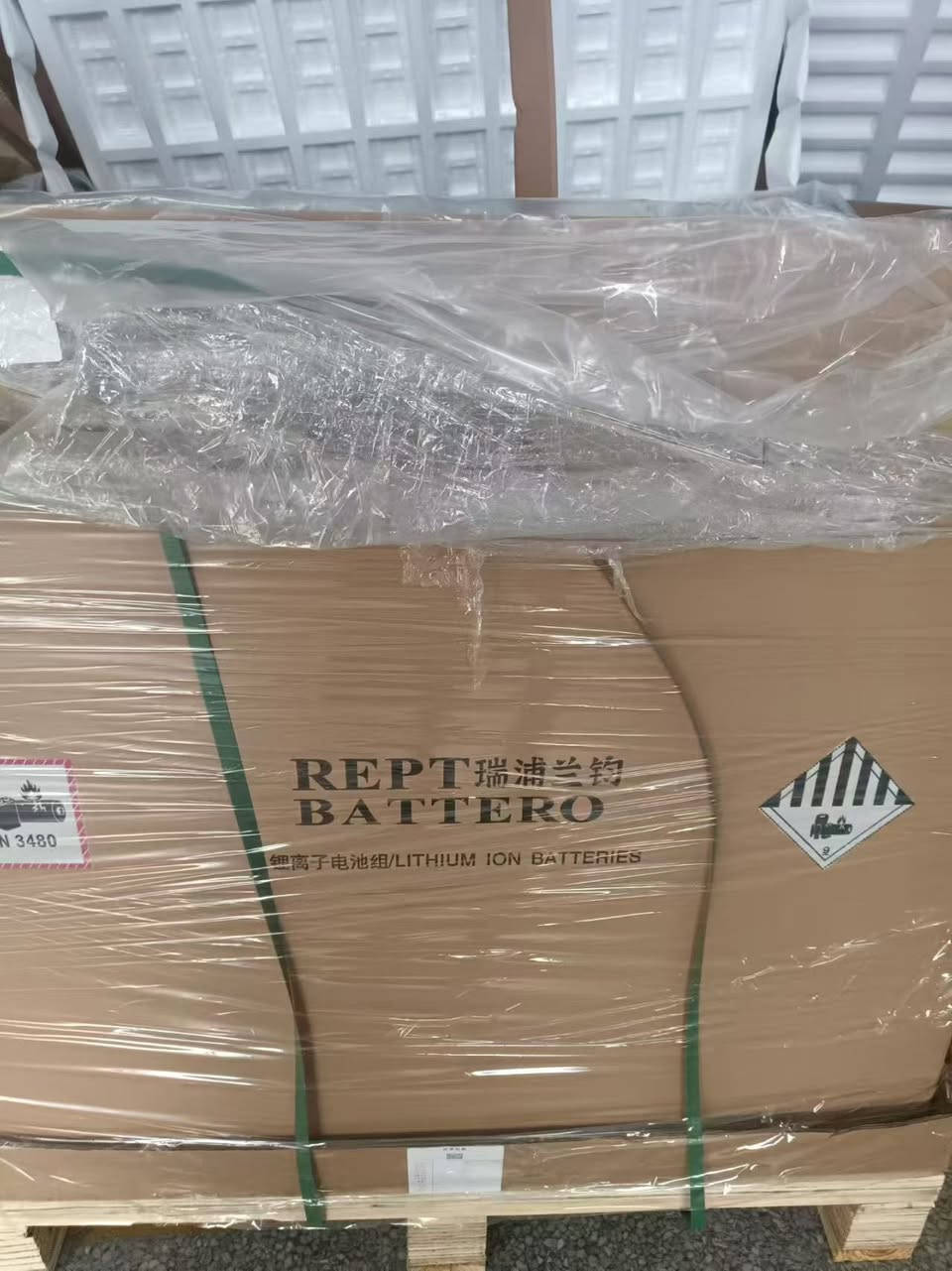 Wholesale export brand-new A~REPT 314Ah ~latest date in April;8000 cycles.
 #EVE #battery #cell
＃LiFePO4 #Batterycell #EnergyStorage #SolarEnergy #EVbattery #RenewableEn #B2B #SourceFactory #OEMCustom #HomeEnergyStorage #SolarInverter  #factorywholesale #battery #wholesale #inverter #lfp #lifepo4battery #lfpbattery #Wholesale #exit #Powersupply 
#Factory #Pouchcell


**إذا كنت صاحب هذا الإعلان وتريد حذفه لأي سبب، رجاءا أرسل رسالة إلى الدعم الفني**