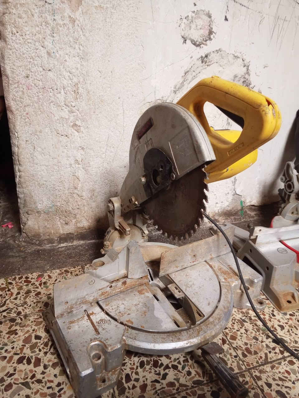 كتر منشار شغال عل فحص نقص ضاغطة مال فحمه موجوده صورتهه سعره ٥٠ قفل المكان جميلة 0773962331 الحجم الكبير


**إذا كنت صاحب هذا الإعلان وتريد حذفه لأي سبب، رجاءا أرسل رسالة إلى الدعم الفني**