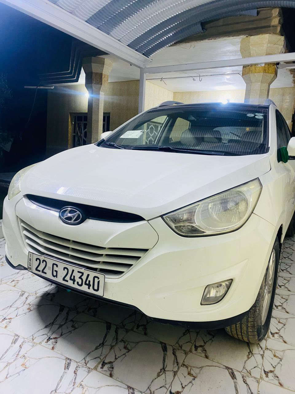 السلام عليكم
من رخصت الادمن المحترم 

توسان موديل 2012 خليجيه 

فول مواصفات 

رقم أربيل جديد 

السياره بانوراما 

جديده السياره كلش جاهزه من كلشي حداديه تخم تاير 
تريد ثلج 
بيها فقط باب خلفي مصبوغ وبارد بالجاملغ الخلفي  
تريد وكاله تريد مداور 
مكانها بابل السياره مجسر الثوره 
السعر 135 وبيها مجال خابرني وبيك خير وتدلل 

***********
***********
