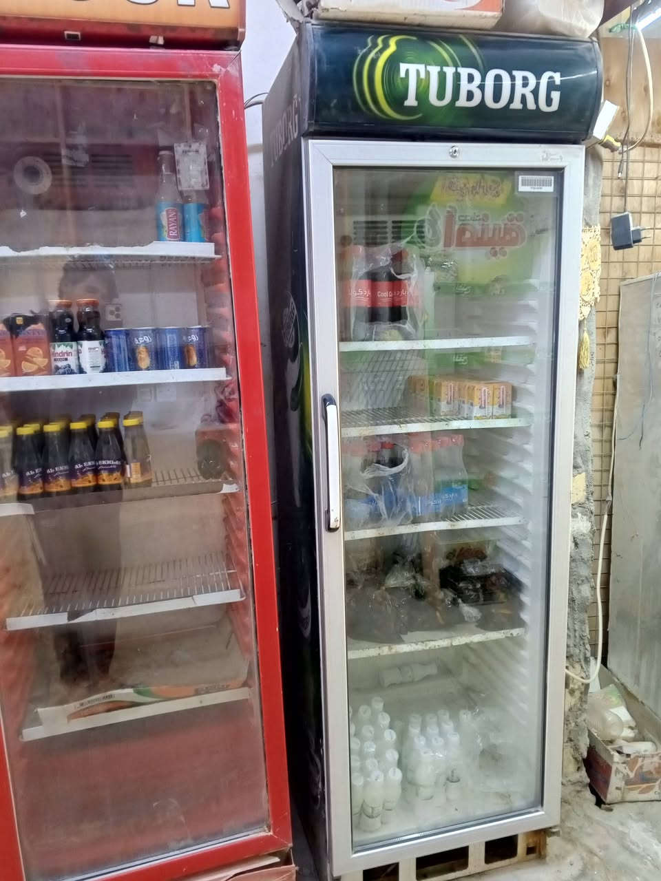 سلام عليكم مجمده للبيع شرط شغل سعر 400 وبيه مجال وميز جام خانه سعر 100 وبي مجال وعارضات عدد2 سعر 500 وبيهن مجال وشراي يتصل *********** أو يجي خاص
