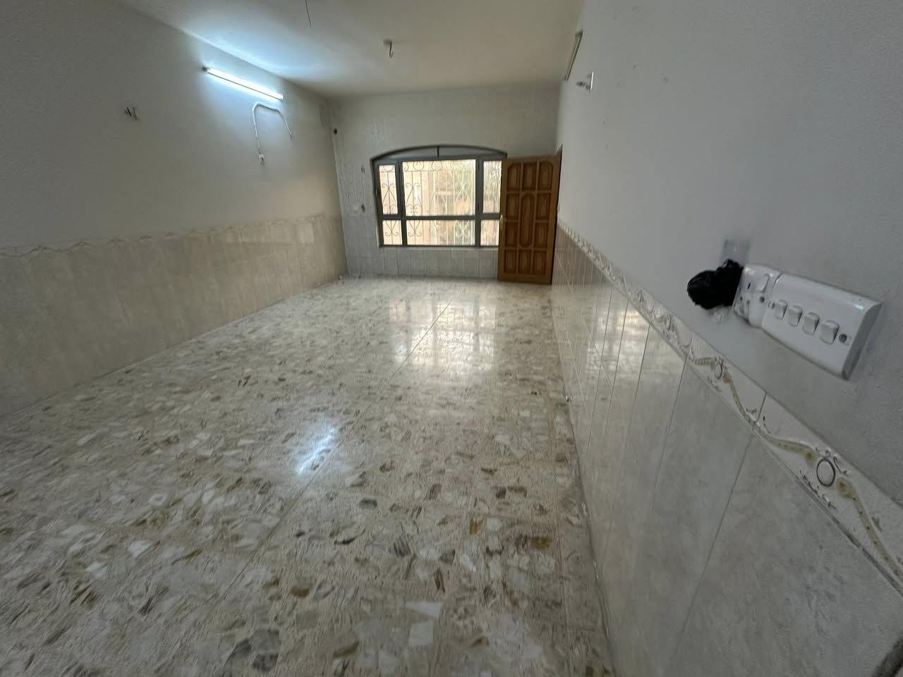 ______ أستقبال للعقارات ______
دار للبيع متكون من طابقين بناء حديث 
العنوان / طريق بغداد / خلف دائرة الصحة 
المساحة / 270 متر الواجهه 10 
عنوان المكتب / شارع المحافظة القديمة / قرب مطعم فيغاس 
للاستفسار / ***********
