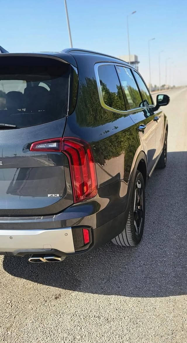 السلام عليكم كيا تيلورايد موديل 24 وارد امريكي حادث خفيف فول مواصفات ماعدا الجنطه ماشيه 27 رقم واسط الاتصال على الرقم ***********
