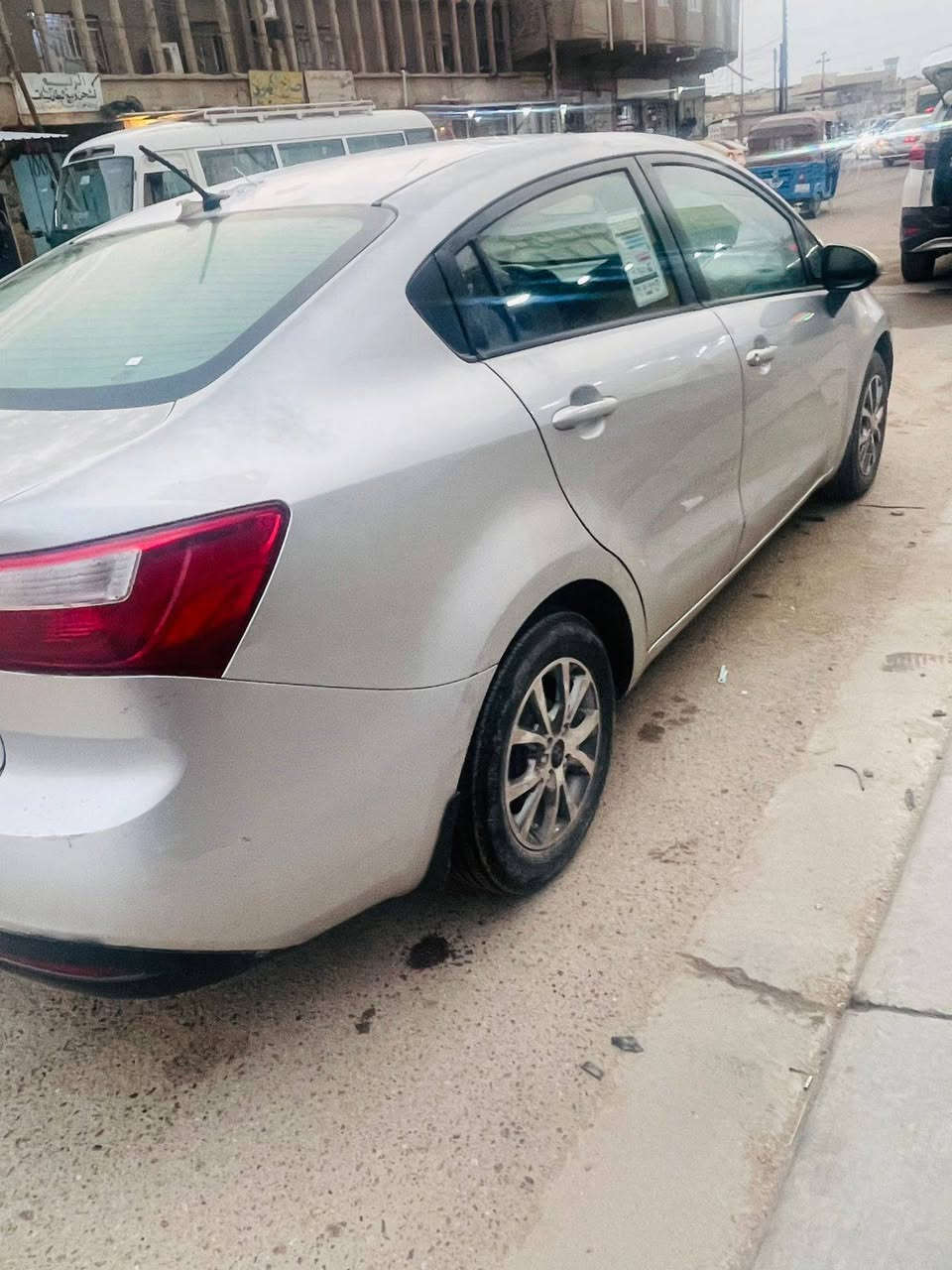 سياره كياا ريوو خليجي مديل 2015 سنويه 2027  مكفوله من الضربه  والتبديل بيه جراد خفيف    سياره حلوه خير من لله حداده حلوه كهربائيات عل لبلاد   عنوان البصره الجزيره سعره 75 وبيه مجال  لاتصال على رقم    ***********////‏‪مكلف بنشر غير متواجد عله الفيس
