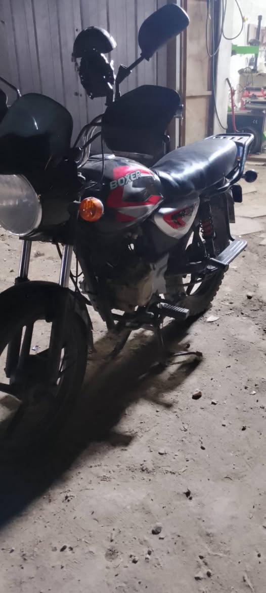 السلام عليكم دراج بوكسر موديل 2021 مكينه نضيفه لاتنقيص لاتبخير مكاني حي اور دراجه اوراق مااشين معاملتهه ***********
